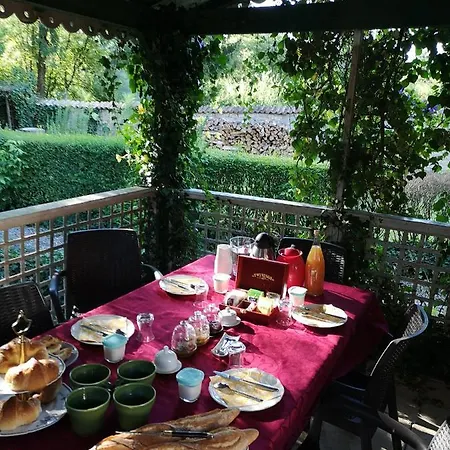 Insolite Dans Un 3* Sampigny