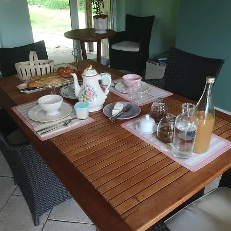Bed & Breakfast Insolite Dans Un Sampigny