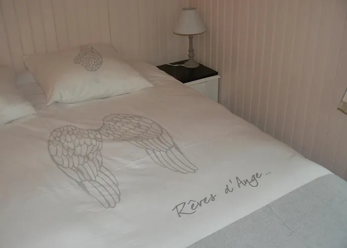 Insolite Dans Un לינה וארוחת בוקר 3*