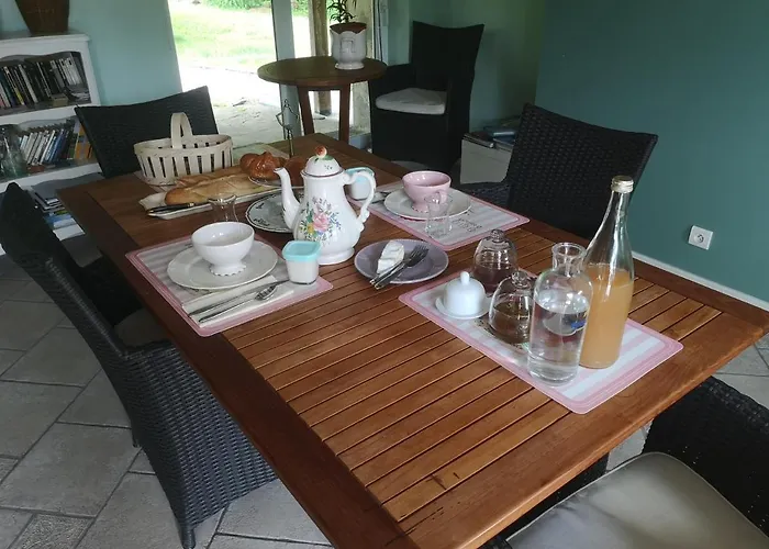 לינה וארוחת בוקר Insolite Dans Un Sampigny