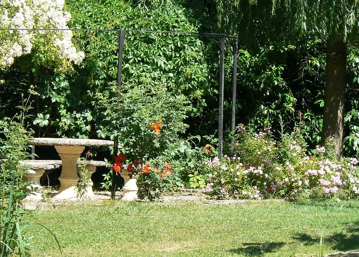 Insolite Dans Un לינה וארוחת בוקר 3*