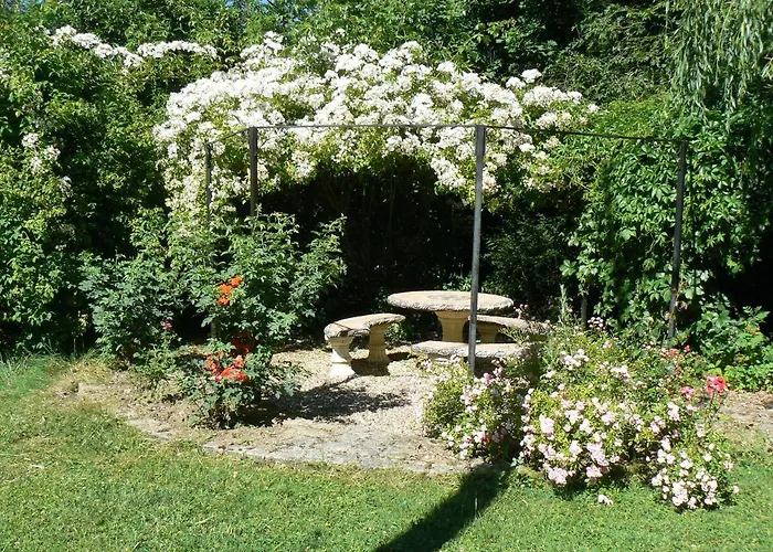 Insolite Dans Un לינה וארוחת בוקר Sampigny