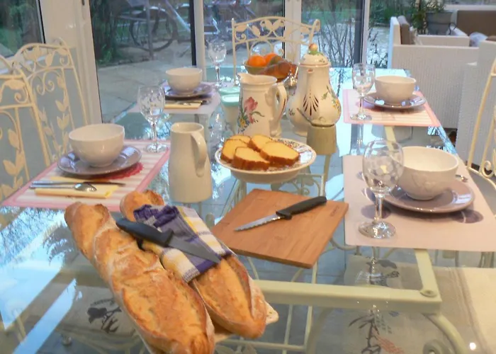 לינה וארוחת בוקר Insolite Dans Un 3*