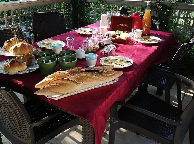 Insolite Dans Un לינה וארוחת בוקר 3*